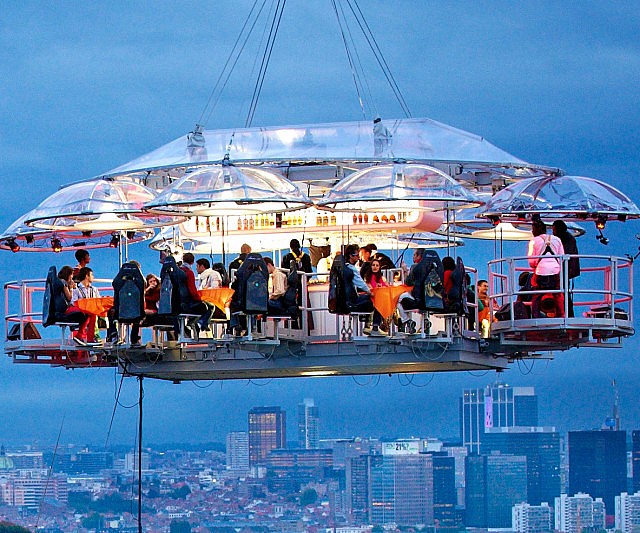 dinner-in-the-sky-experience-640x533