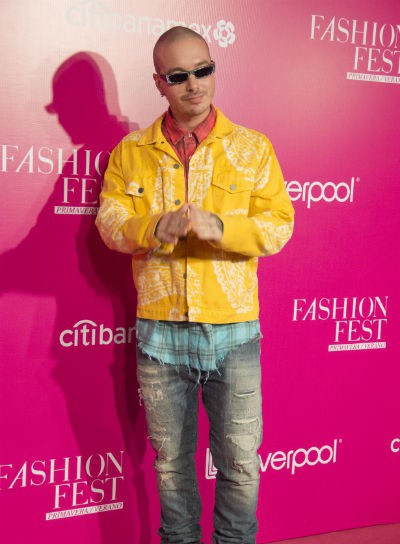 fashion-fest-pink-carpet-j-balvin-sln-.jpg.imgw.1280.1280